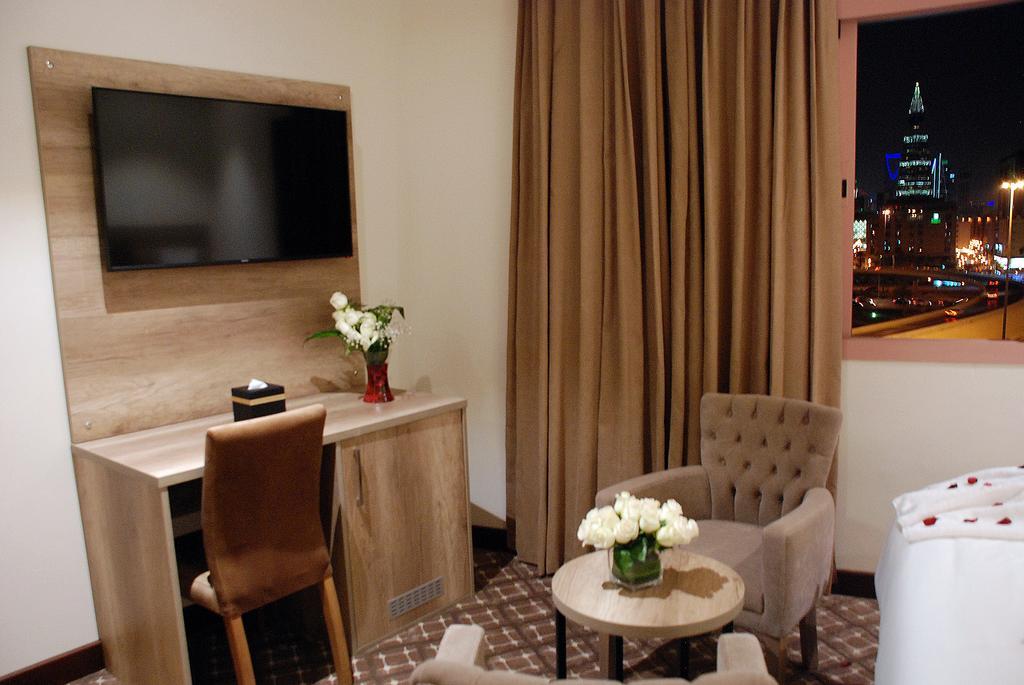 Burj Alhayat Hotel Suites Olaya Riyadh Exteriör bild
